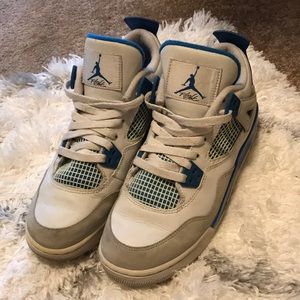Air Jordan 4 Retro (Military Blue)